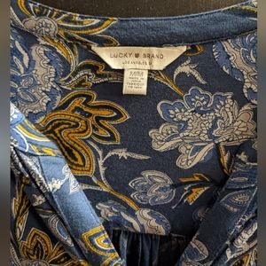 Lucky Brand flowing top size Med.